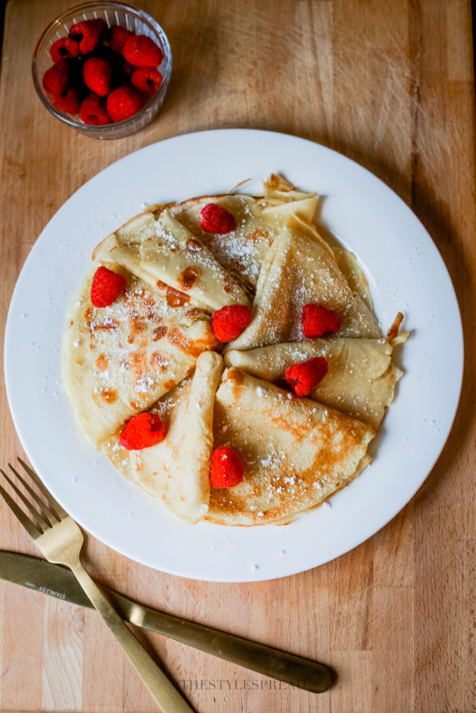 crepe with raspberries